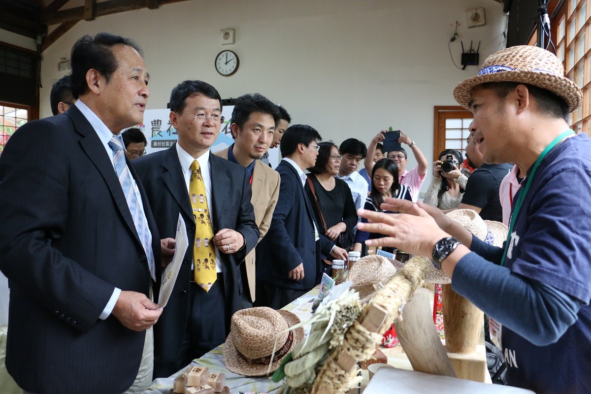 富豐社區(石山部落)向曹主委說明產業規劃與部落發展願景