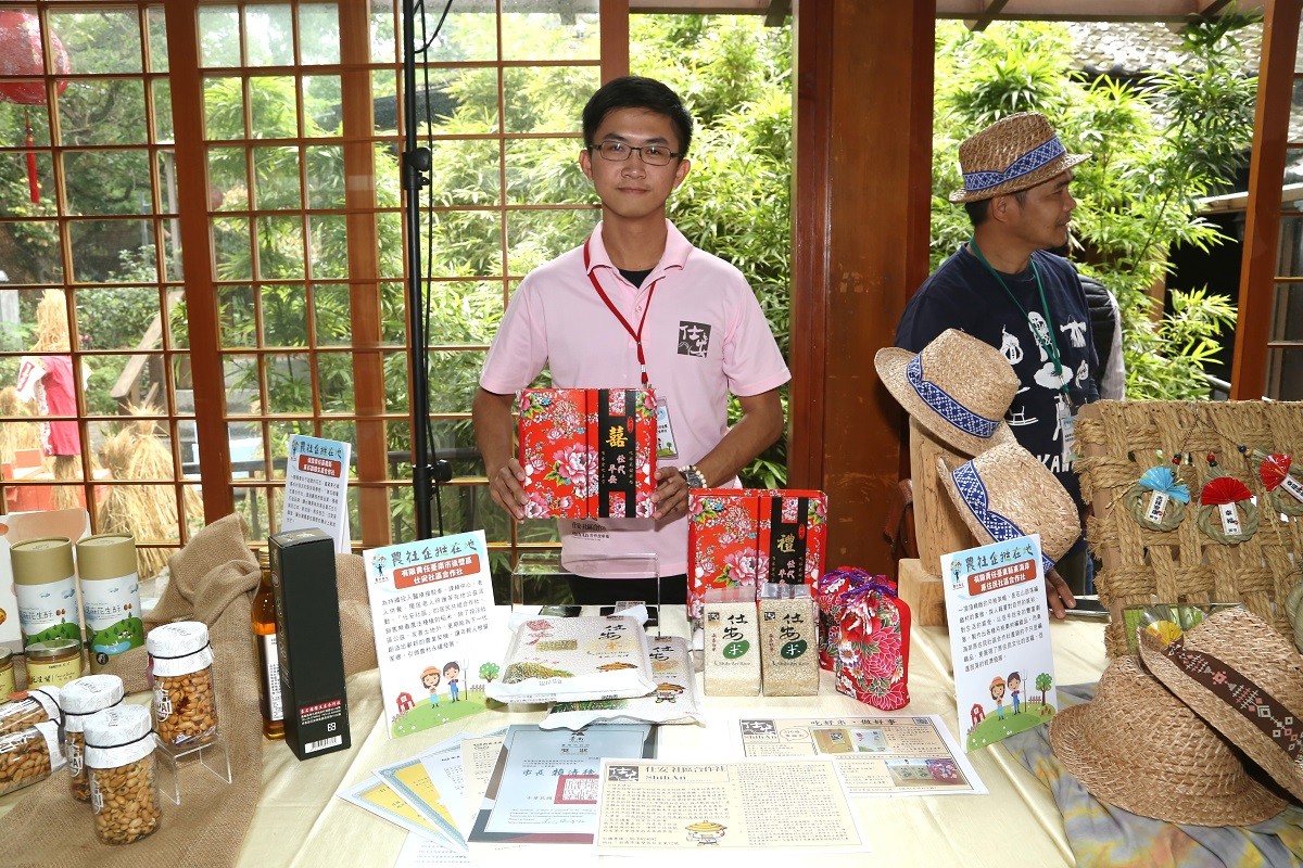 農業社企標竿代表青農黃雅聖(有限責任臺南市後壁區仕安社區合作社)